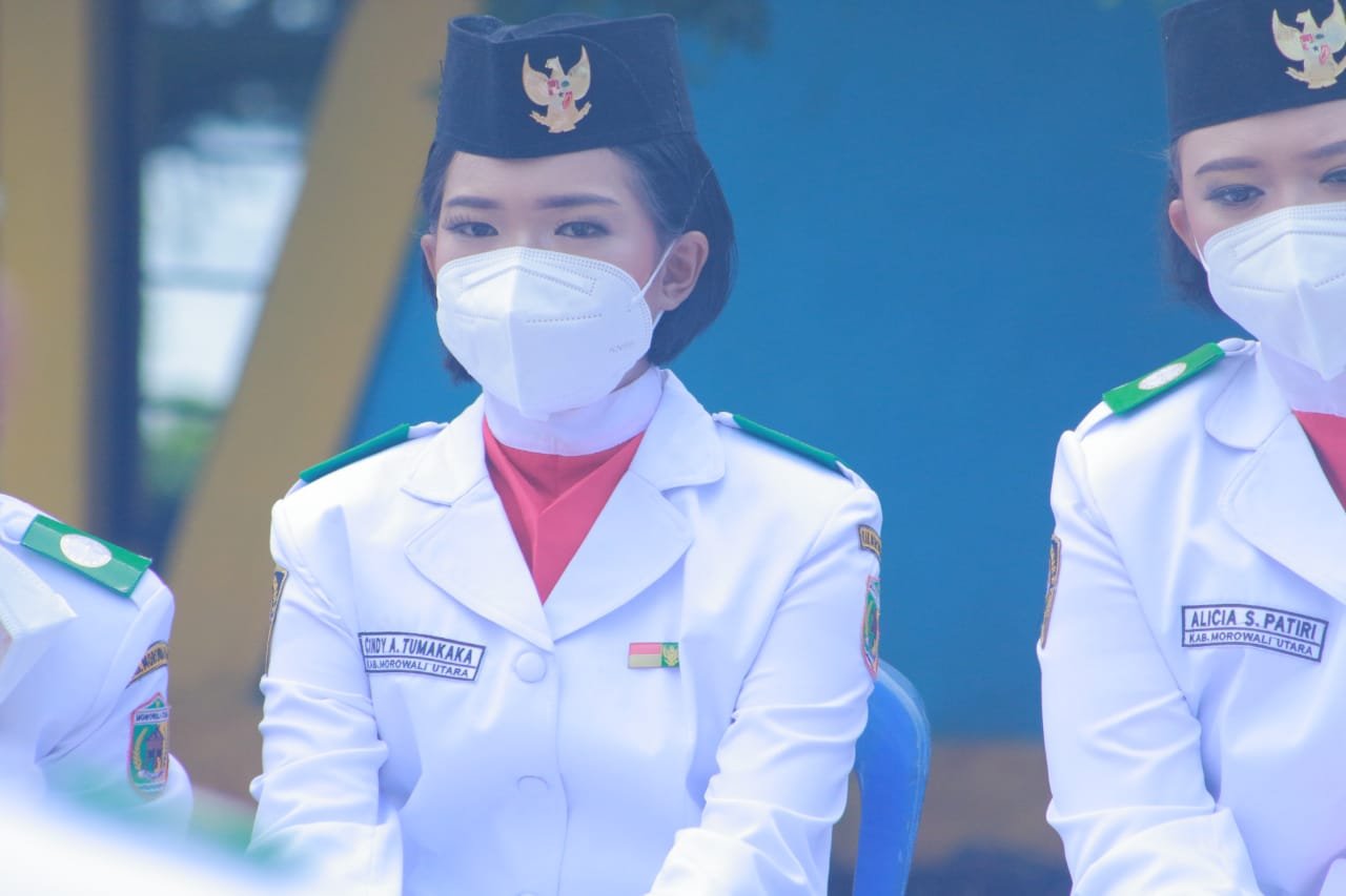 Cindy Angellica Tumakaka, Si Sulung Yang Membanggakan