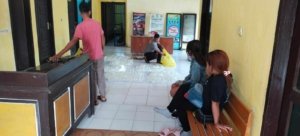 Awal Tahun. Polsek Bungku Utara Amankan 286 Kantong Cap Tikus Dari 2 Orang Perempuan