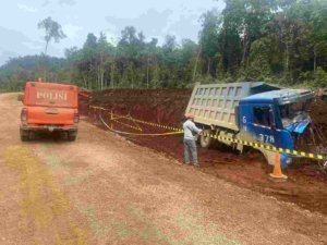 Satu Orang Meninggal Dalam Laka tunggal di jalan hauling. Polres Morut gelar olah TKP.