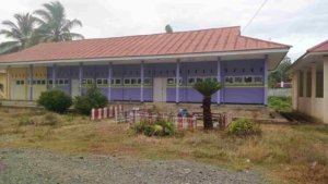 Lakukan Pengecatan Sekolah, Ikatan Alumni SMPN 2 Petasia Buat Kegiatan Nyata.