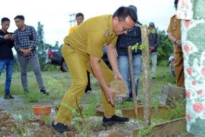 Bupati Delis Peletakan Batu Pertama Pembangunan Gereja di Mori Atas