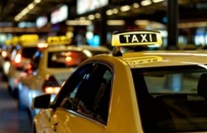 Sekdes Korowou Digrebek Polisi Saat Naik Taxi di Batam.