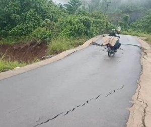 Habiskan Dana PEN 6,5 Miliar, ini kondisi jalan Korolama-Tiu.