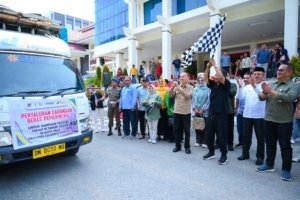 Salurkan Cadangan Beras Pemerintah, Gubernur Senang Dapat Berbuat Baik