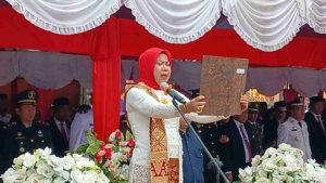Ketua DPRD Morut Warda Dg Mamala Bacakan Teks Proklamasi di Upacara HUT RI ke-79