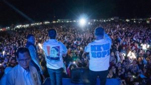 Ribuan Warga Kolonodale Sambut AA dan AKA dalam Konser BERAMAL