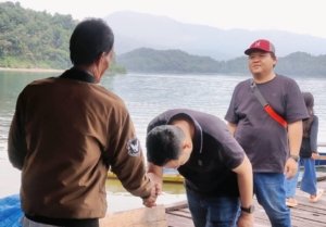 Calon Bupati Morut Jeffisa Putra A Kunjungi Tiga Desa di Pesisir