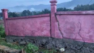 Baru Sebulan Selesai, Tidak Ada Gempa, Proyek Pagar PAUD di Bimor Jaya Patah