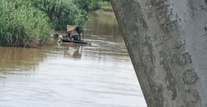 Aktivitas Penyedotan Pasir Diduga Penyebab Kemiringan Jembatan Tiu