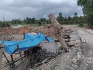 Dikerjakan Tim Sukses, Proyek 1 Miliar Jembatan Koronjaya Peleru Mangkrak