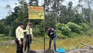 BKSDA Pasang Plang Peringatan Habitat Buaya di Sungai Laa Moito