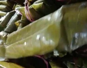 Warga Siapkan Berbagai Masakan Sambut Lebaran, Daun Winalu Jadi Ciri Khas