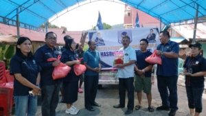 Partai NasDem Morowali Utara Salurkan 300 Paket Sembako untuk Korban Banjir di Tiga Desa