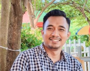 Gerry Arya, Pria Berkumis Tipis Ini Yakin Menang di Pilkades Tiu