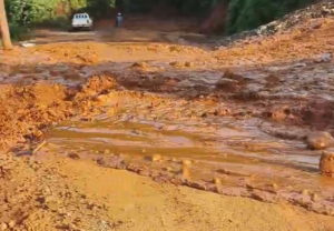 Banjir dan Longsor Tutup Ruas Jalan Negara, Diduga Amburadul Pertambangan PT. Palu Baruga Yaku
