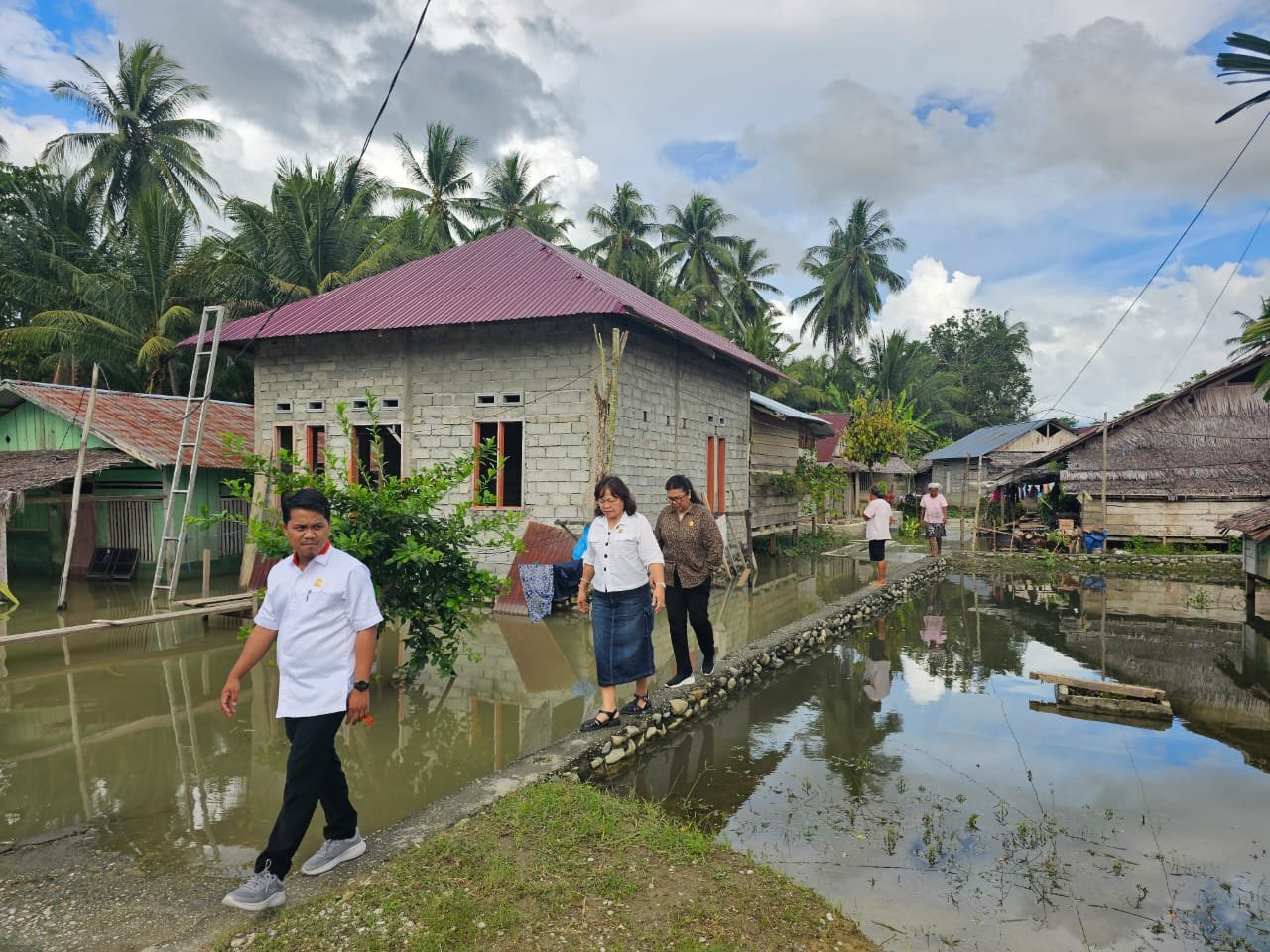 Gerak Cepat DPRD Poso Tinjau Lokasi Banjir, Miss Peuru: Langsung di Tindak Lanjuti
