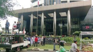 Demonstrasi di KPK Desak Usut Dugaan Korupsi di Morowali Utara