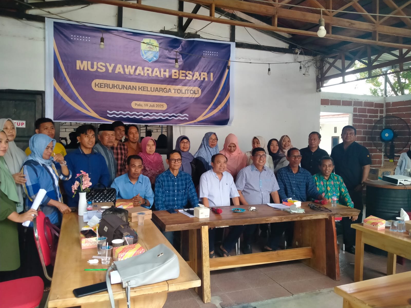 Dr Irwan Haruna Terpilih Secara Aklamasi Nahkodai Kerukunan Keluarga Tolitoli