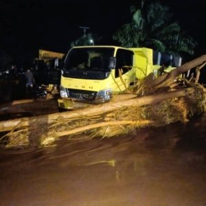 Banjir di Desa Molino Putuskan Akses Jalan Trans Sulawesi