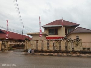 Jelang HUT RI ke-80, Rujab Wabup Morut Disorot Warga karena Terlihat Kusam