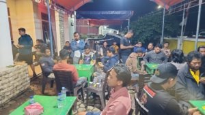 Pembukaan Lomba Domino di Rujab Ketua DPRD Morut Dipadati Warga