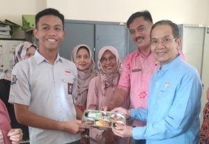 Longki Djanggola Tinjau Pelaksanaan Program Makanan Bergizi Gratis di Palu