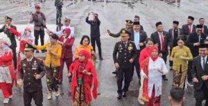 Ketua DPRD Morut Ikut Goyang Tobelo di Puncak Perayaan HUT ke-80 Republik Indonesia
