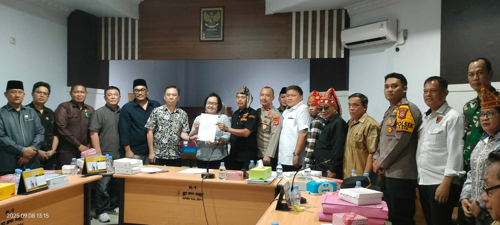 Ketua Komisi II DPRD Morut Holiliana Tumimomor Pimpin RDP Masyarakat Adat dan Perusahaan