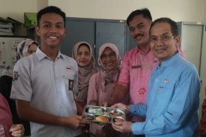 Longki Djanggola Soroti Keracunan Massal MBG: “Jangan Main-main dengan Nyawa Anak-anak”