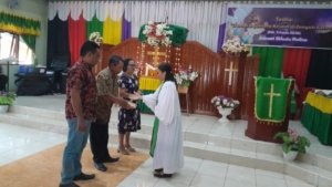 Pertama Kali Terima Bantuan Pokir Rp 50 Juta, Jemaat Eklesia Molino Doakan Yaristan Palesa