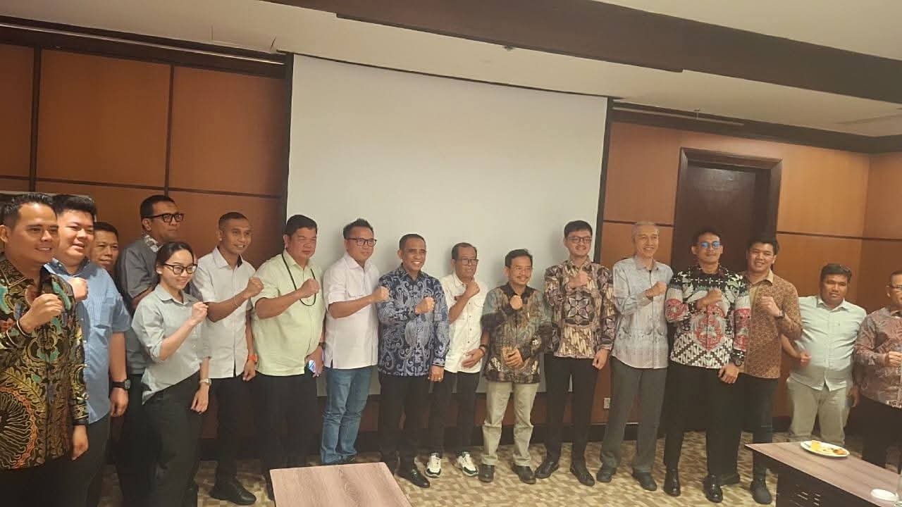 16 Perusahaan Tambang Gotong Royong Perbaiki Jalan Kolonodale-Towi