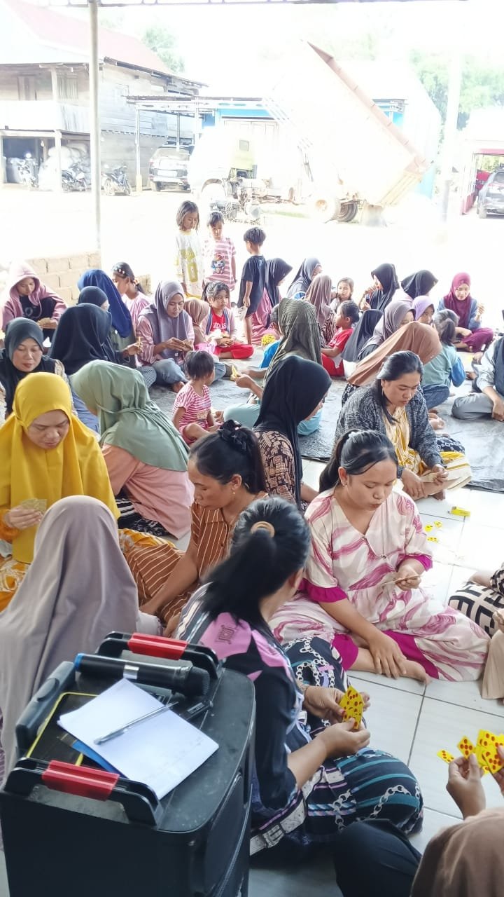 Ratusan Ibu-ibu Ikut Lomba Domino H. Mukhlis Dg Mamala di Morut, Cara Unik Politisi Merawat Silaturahmi