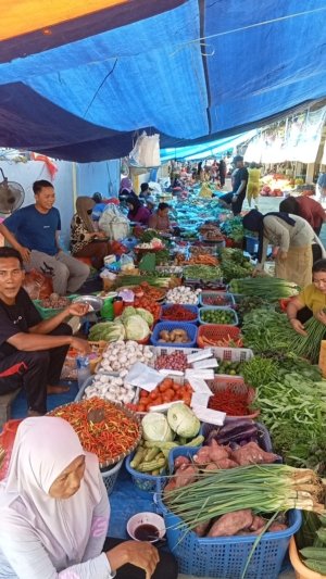 Harga Cabai di Pasar Kolonodale Turun