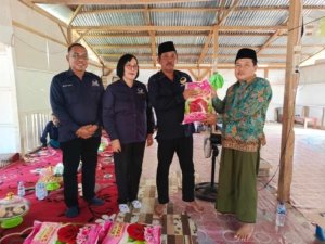 Sambut HUT ke-14, DPD Partai Nasdem Morowali Utara Gelar Kegiatan Berbagi
