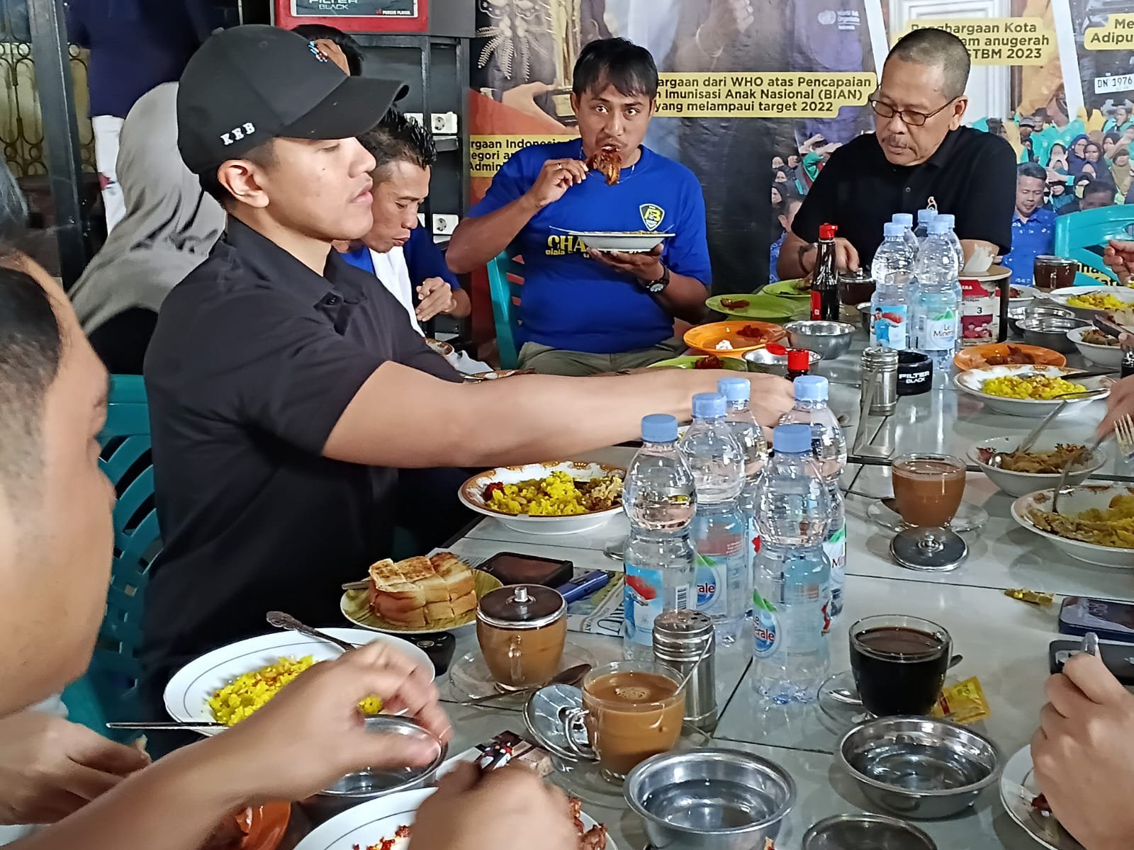 Ketum PSI Kaesang Pangarep Sarapan Nasi Kuning Palu