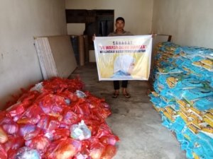 Jumat Berkah Warda Dg Mamala Gelar Pasar Murah