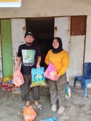 Jumat Berkah Warda Dg Mamala Siapkan 300 Paket Sembako Murah di Pasar Kolonodale
