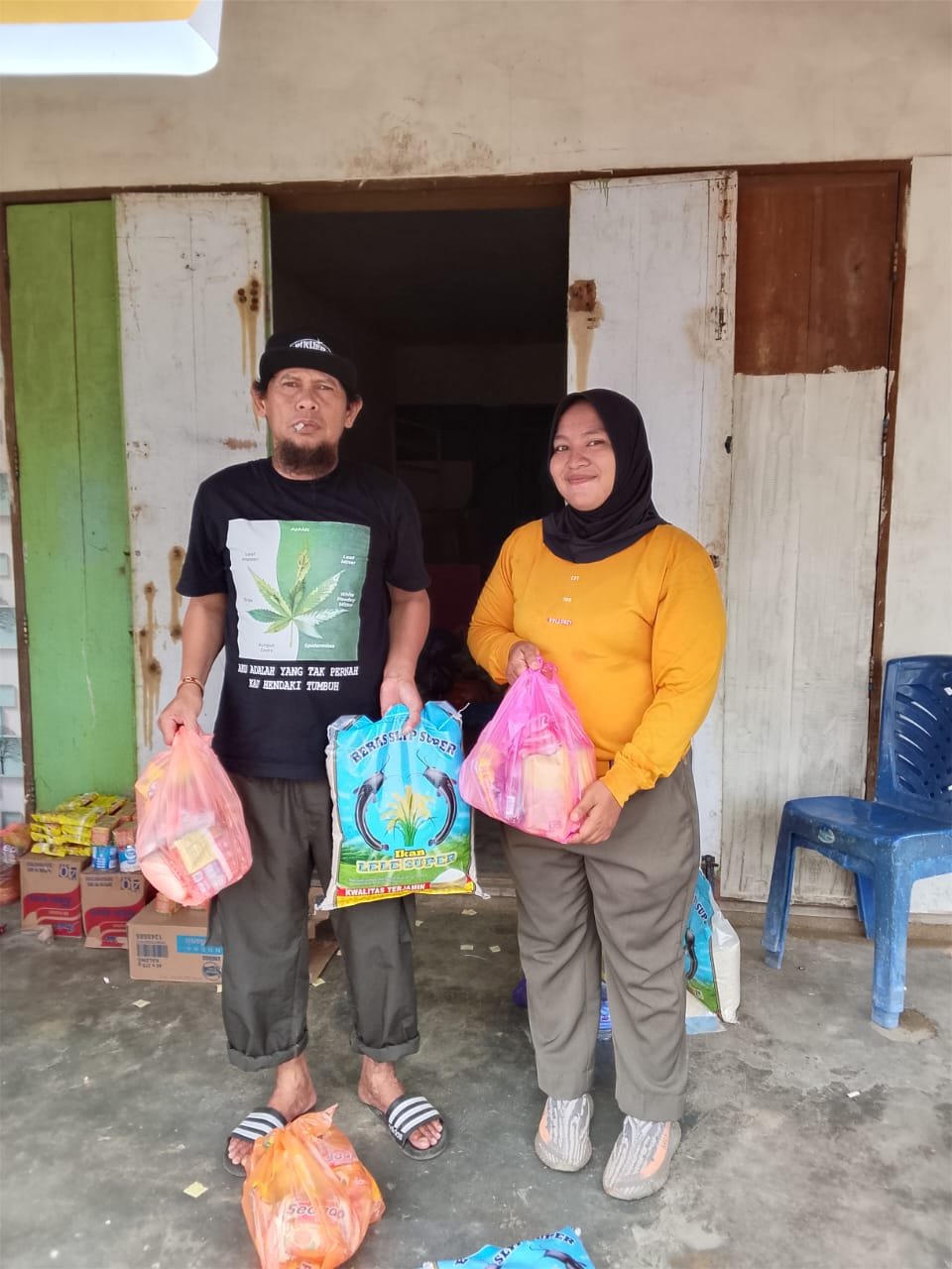 Jumat Berkah Warda Dg Mamala Siapkan 300 Paket Sembako Murah di Pasar Kolonodale