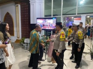 Kapolres Morut Cek Langsung Pengamanan Ibadah Malam Natal. 400 Personel Gabungan di 71 Gereja Dikerahkan