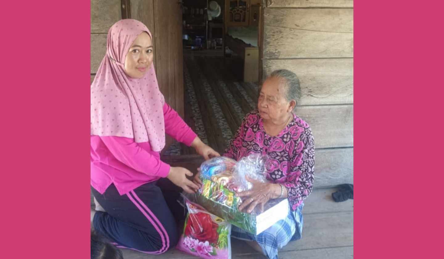 Puskesmas Tomata Berbagi Bingkisan Natal