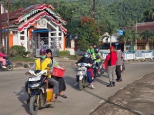 PT COR Group Kembali Bagikan Ribuan Masker, dan Penyiraman Jalan di Kolonodale