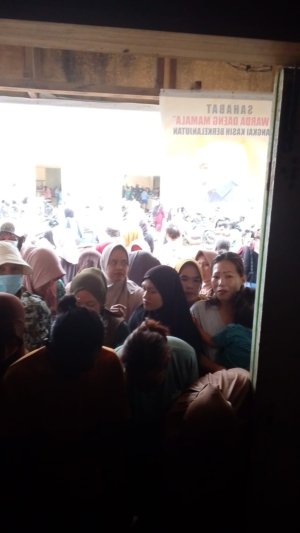 Jelang Ramadan, Sembako Murah “Jumat Berkah” Warda Dg Mamala Diserbu Warga Kolonodale