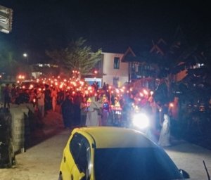 Pawai Obor di Onepute. Cahaya Iman Menyala di Bantaran Sungai Laa
