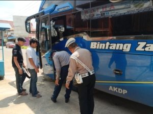 Jelang Mudik Lebaran, Polres Morut Tes Urine Sopir Bus
