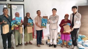 Sentuhan Kepedulian PT NNI di Bunta, Parcel Lebaran untuk Warga Kurang Mampu dan Lansia