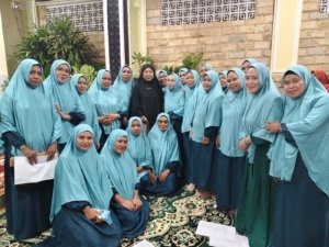 Kediaman Ketua DPRD Morut Dipenuhi Lantunan Ayat Suci di Malam Jumat