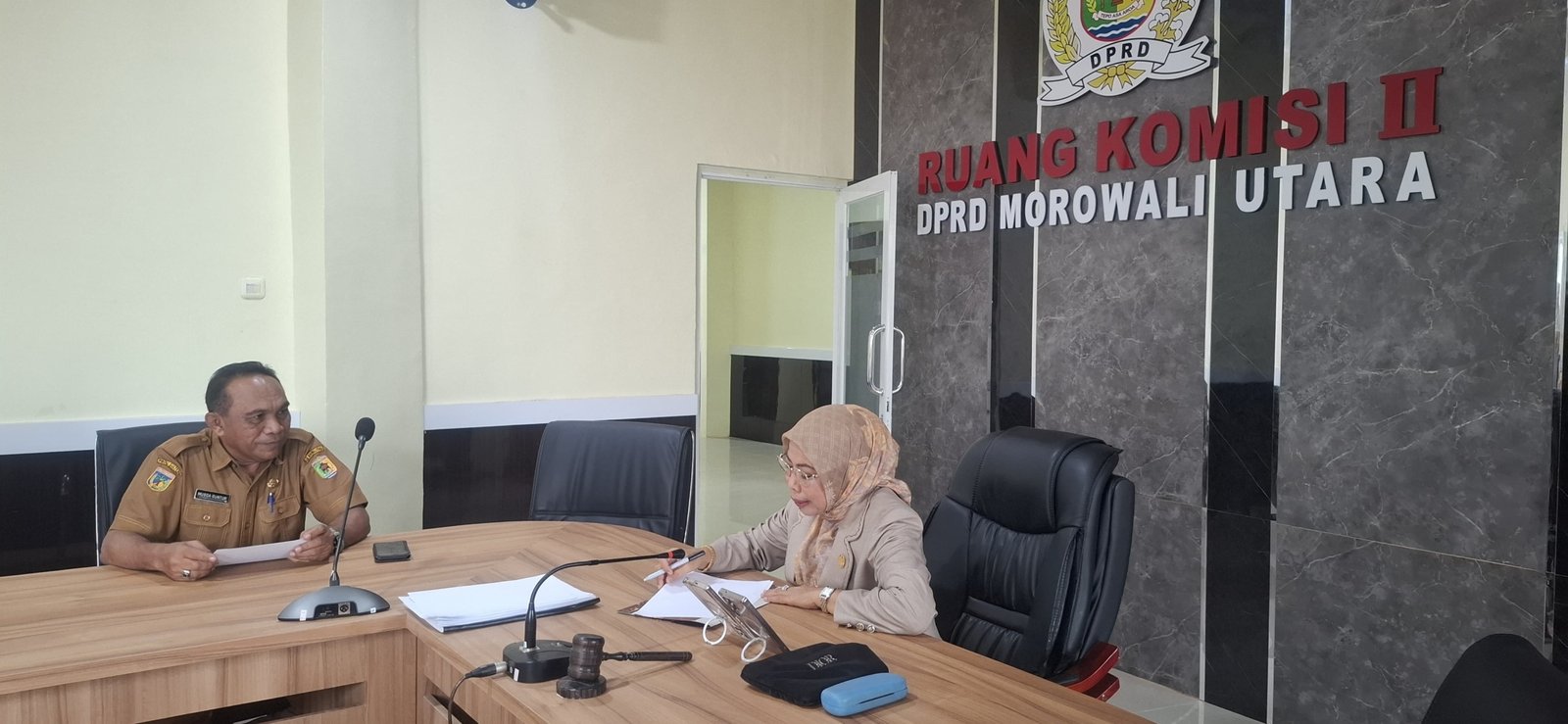 Hari Pertama Bekerja, Ketua DPRD Morut, Legislator yang Pertama tiba di Kantor