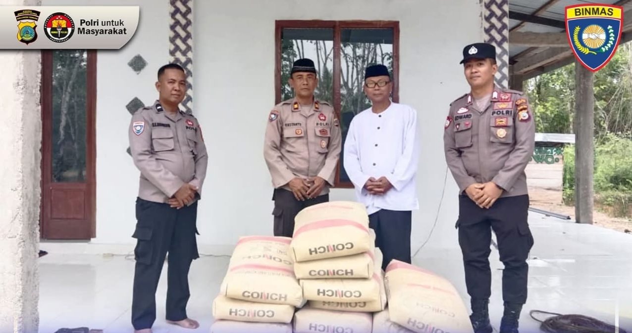 Satbinmas Polres Morowali Utara Serahkan Bantuan 10 Sak Semen untuk Pembangunan Masjid Al-Jabbar