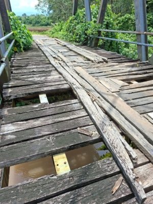 Warga Keluhkan Kondisi Jembatan Korobonde–Beteleme yang Memprihatinkan