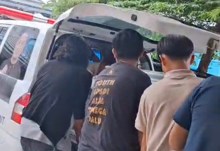Ambulance Relawan MDS Antar Jenazah ke Palasa
